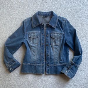 Ladies Classiques Entier denim jacket accented with brown wash. Size 12